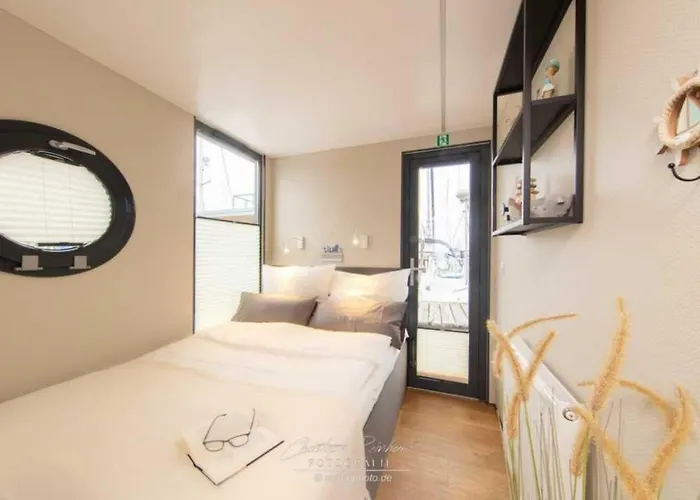 Hausboot Seepferdchen بوتيل هايليغنهافن